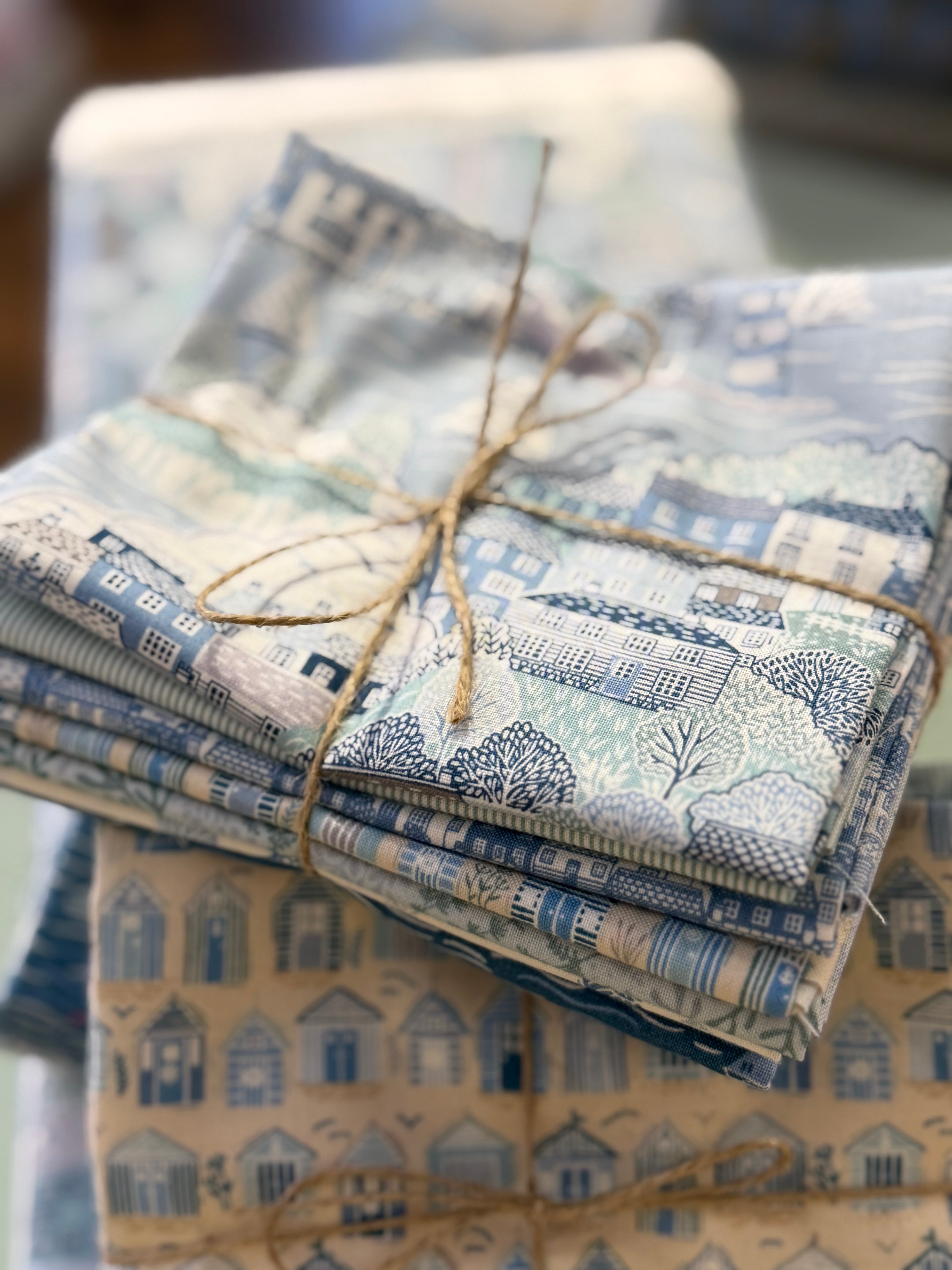 Driftwood 7 Fat Quarter Bundle By Makower UK