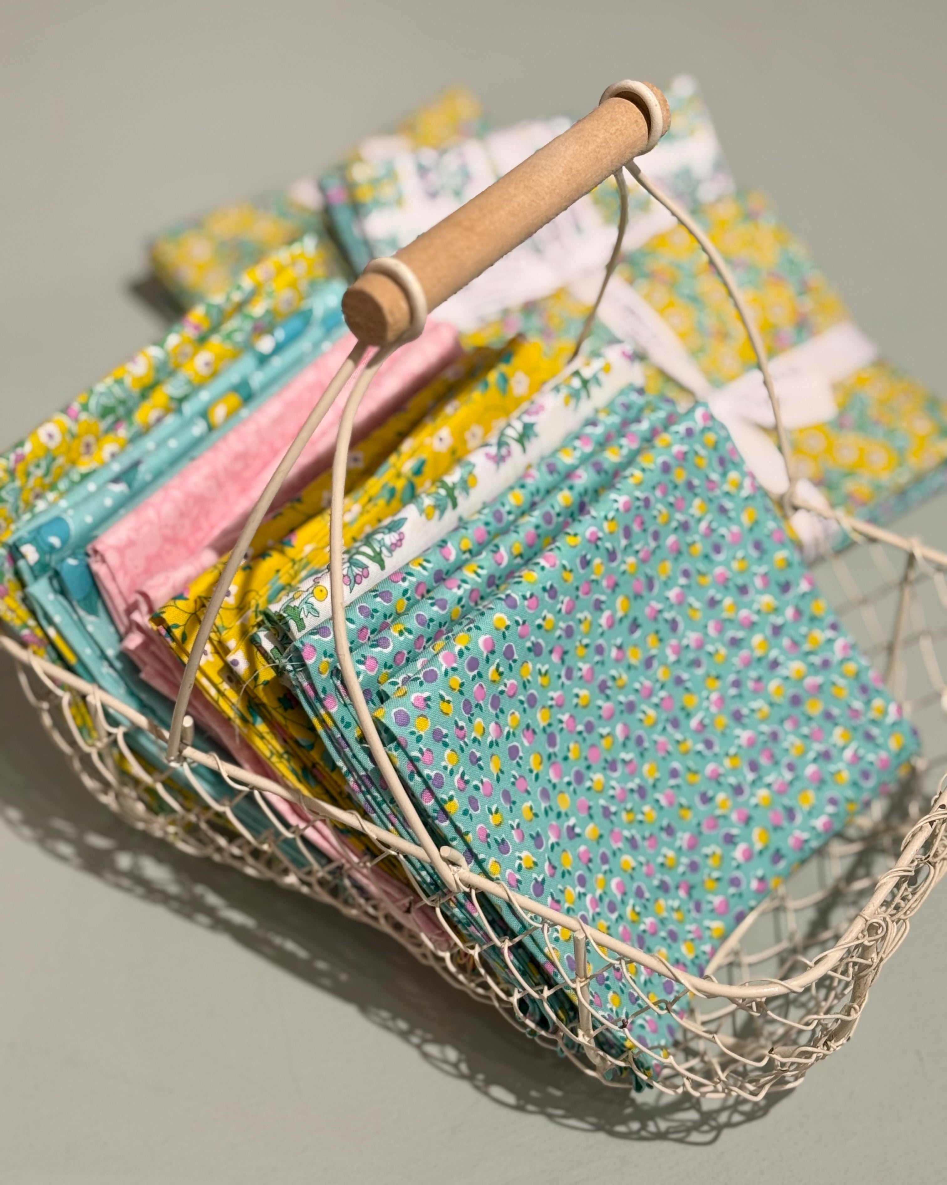 Gifts From The Garden - Flowering Blossom 491B - Individual Fat Quarter - Liberty Quilting Cotton