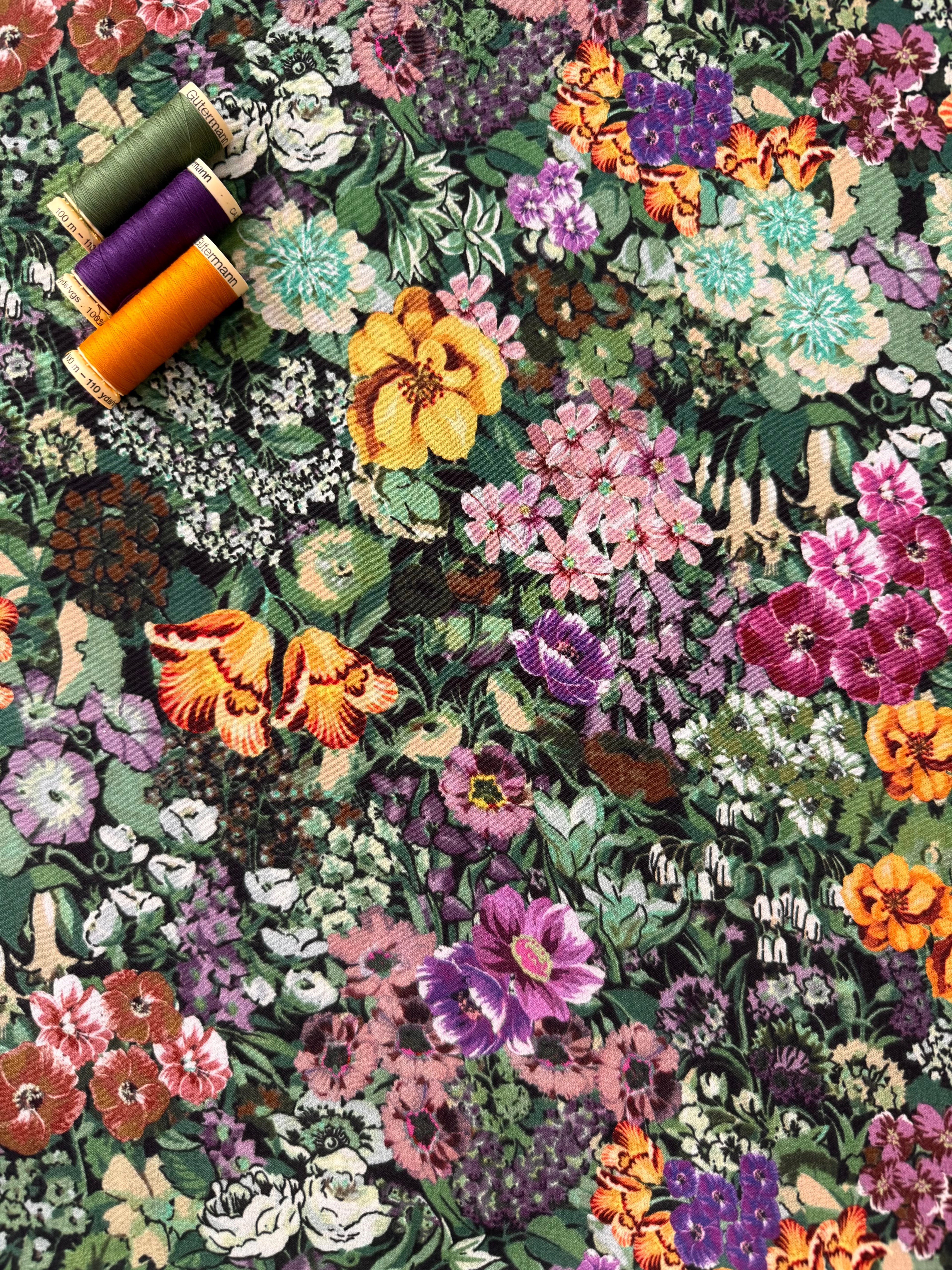 English Country Floral Viscose Crêpe