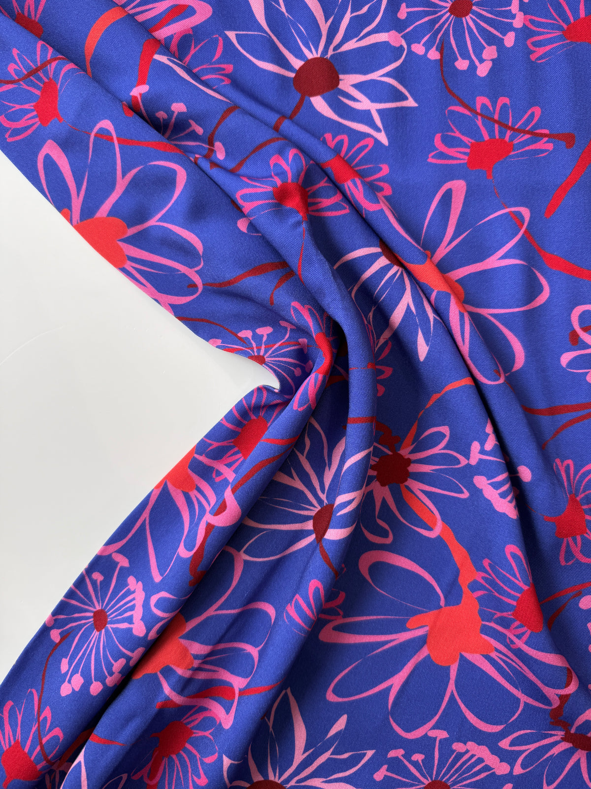 Cosmic Bloom Viscose Twill By Light & Lush Stof Of Denmark
