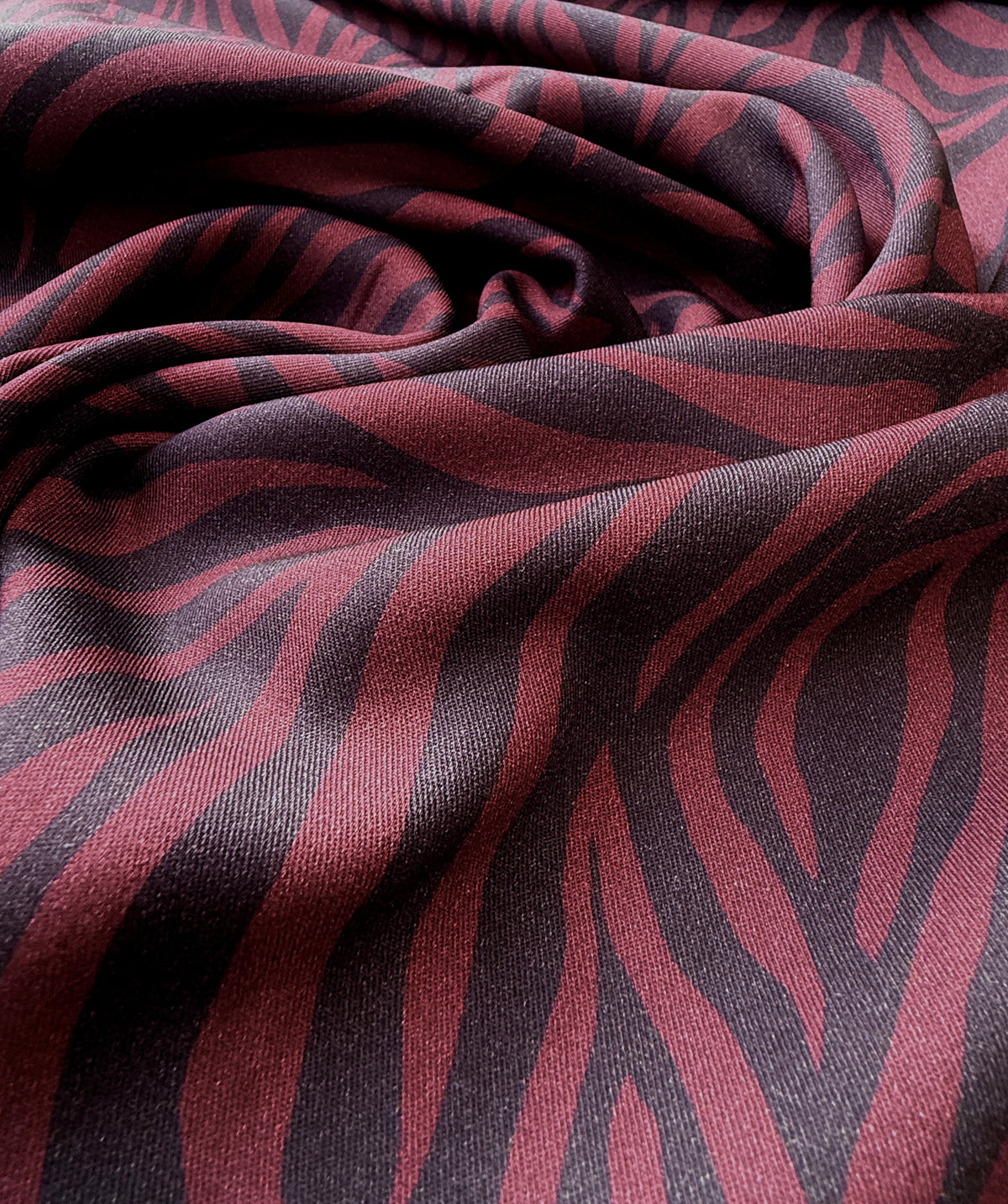 After Dark Viscose Twill By Light & Lush Stof Of Denmark