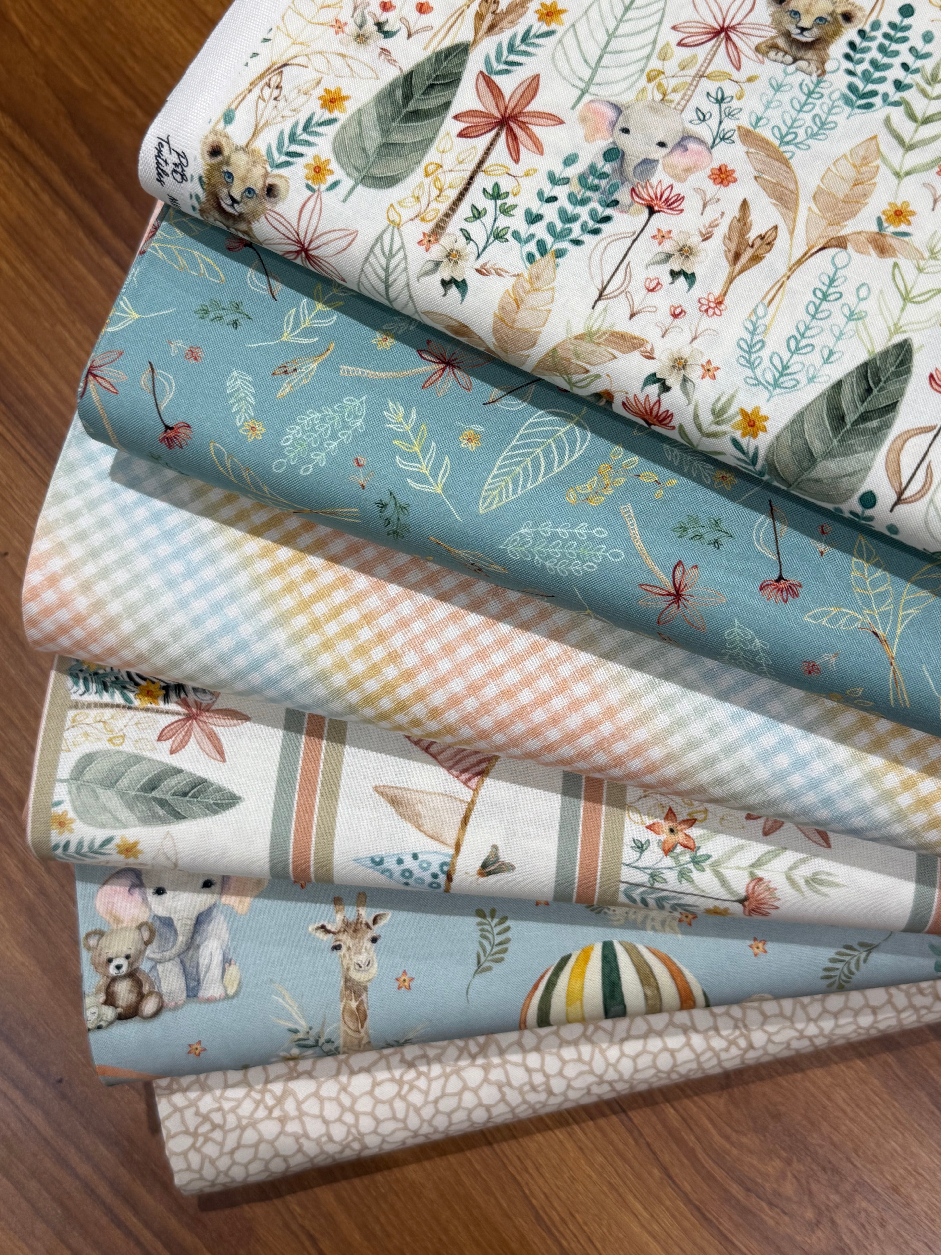 Mini Menagerie By Audrey Roberts For P&B Textiles - PBMMEN6122MU