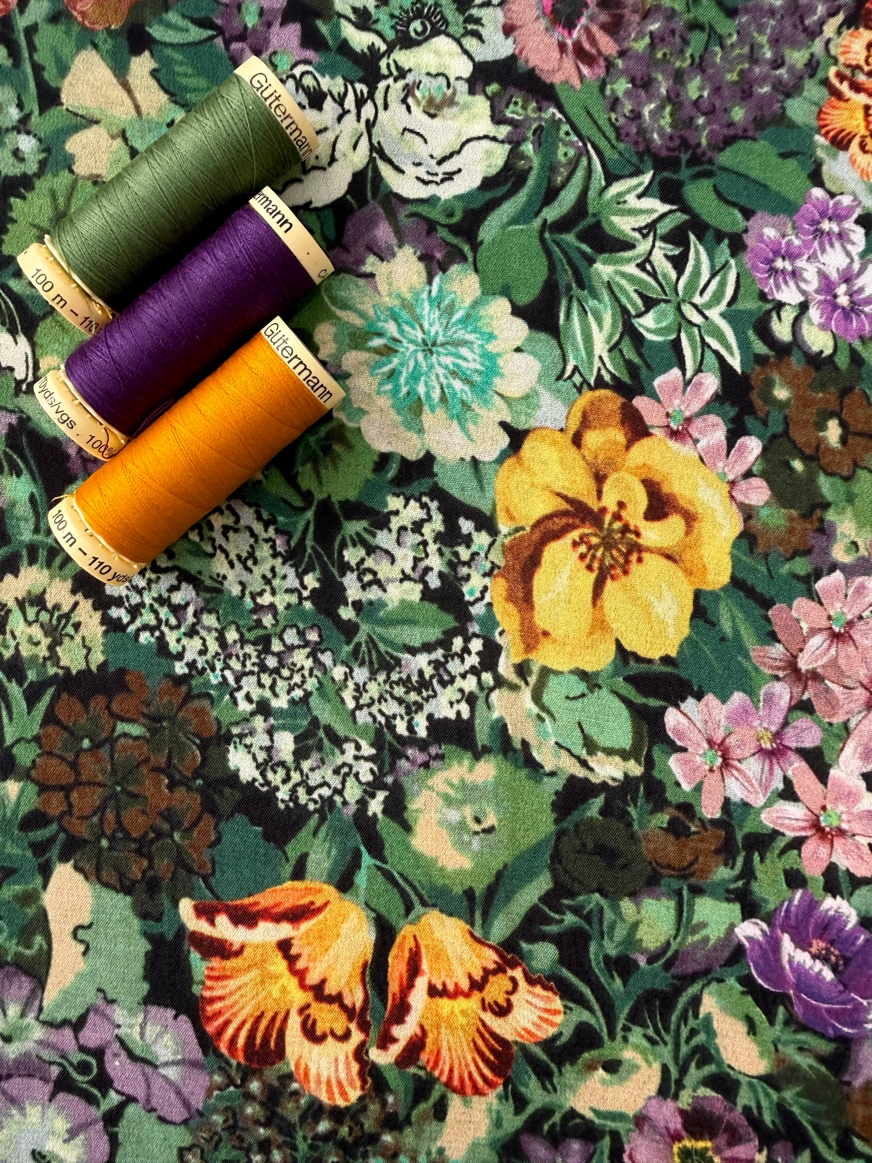 English Country Floral Viscose Crêpe