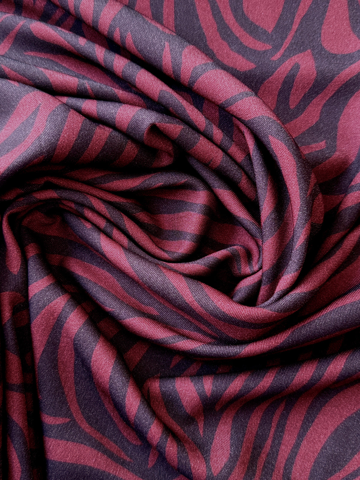 After Dark Viscose Twill By Light & Lush Stof Of Denmark