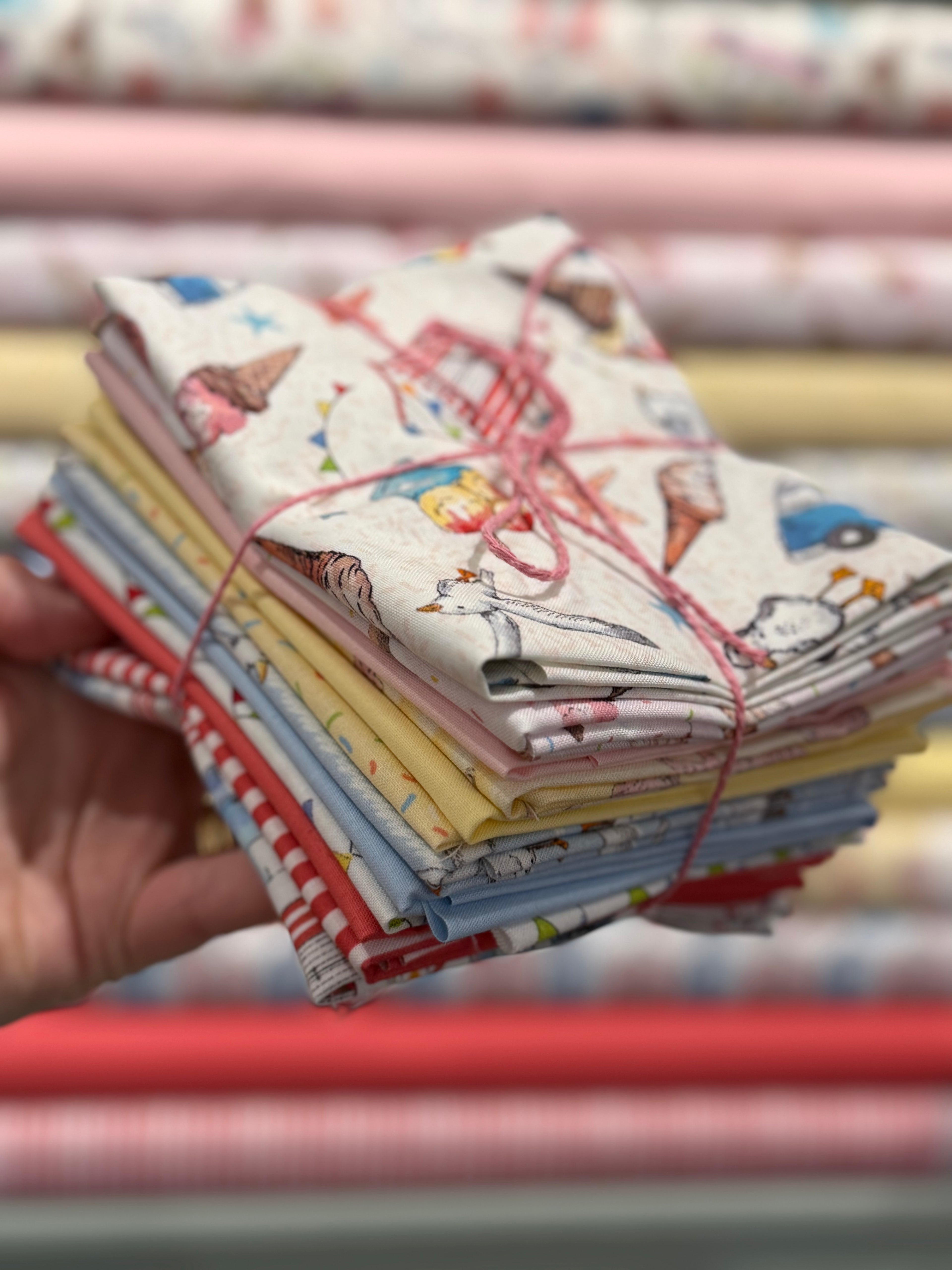 Sundaes By The Sea By Susan Wheeler - 12 Fat Quarter Bundle