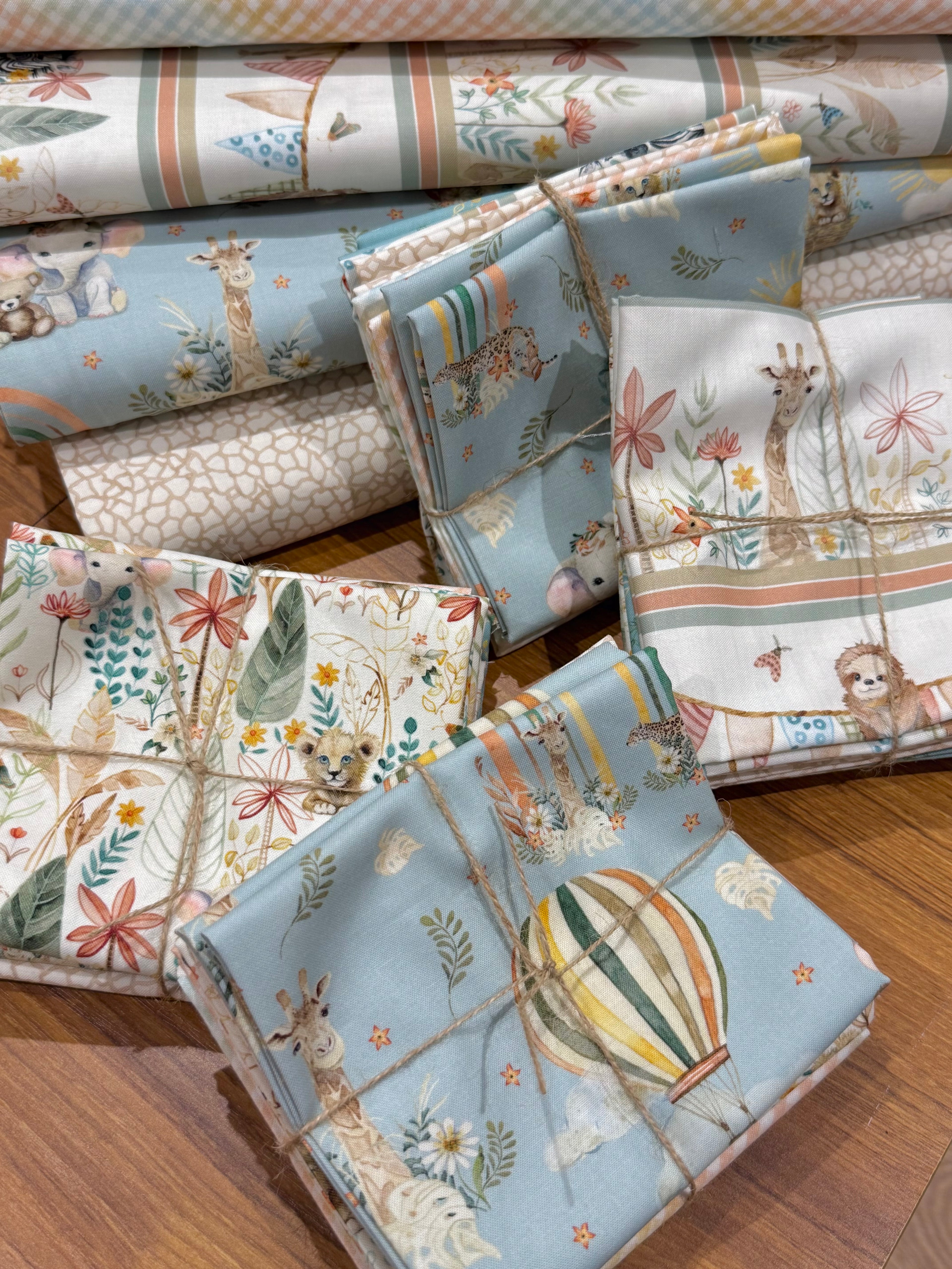 Mini Menagerie By Audrey Roberts For P&B Textiles - 6 Fat Quarter Bundle Pack