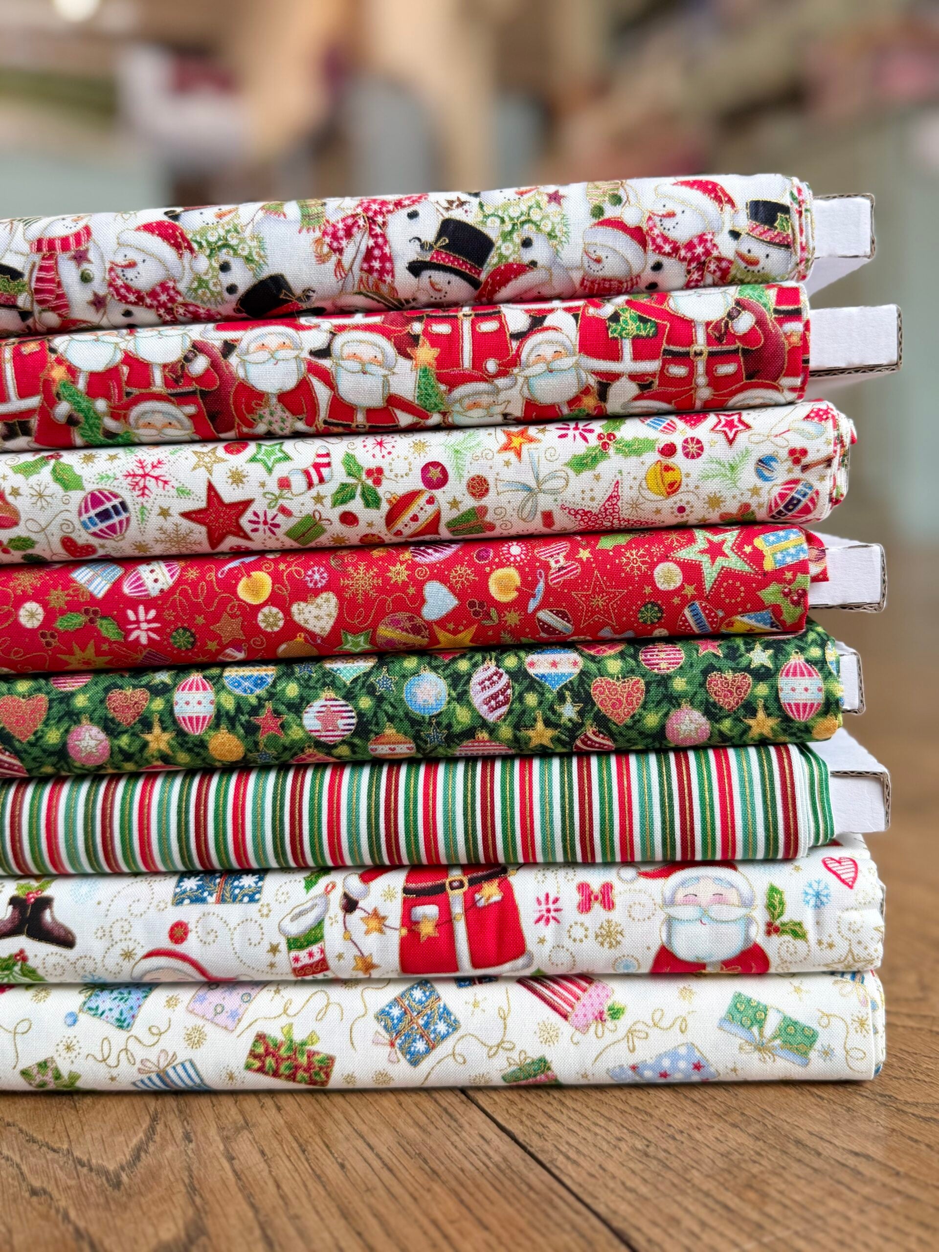 Jolly Saint Nick - Baubles 124-1 By Makower UK