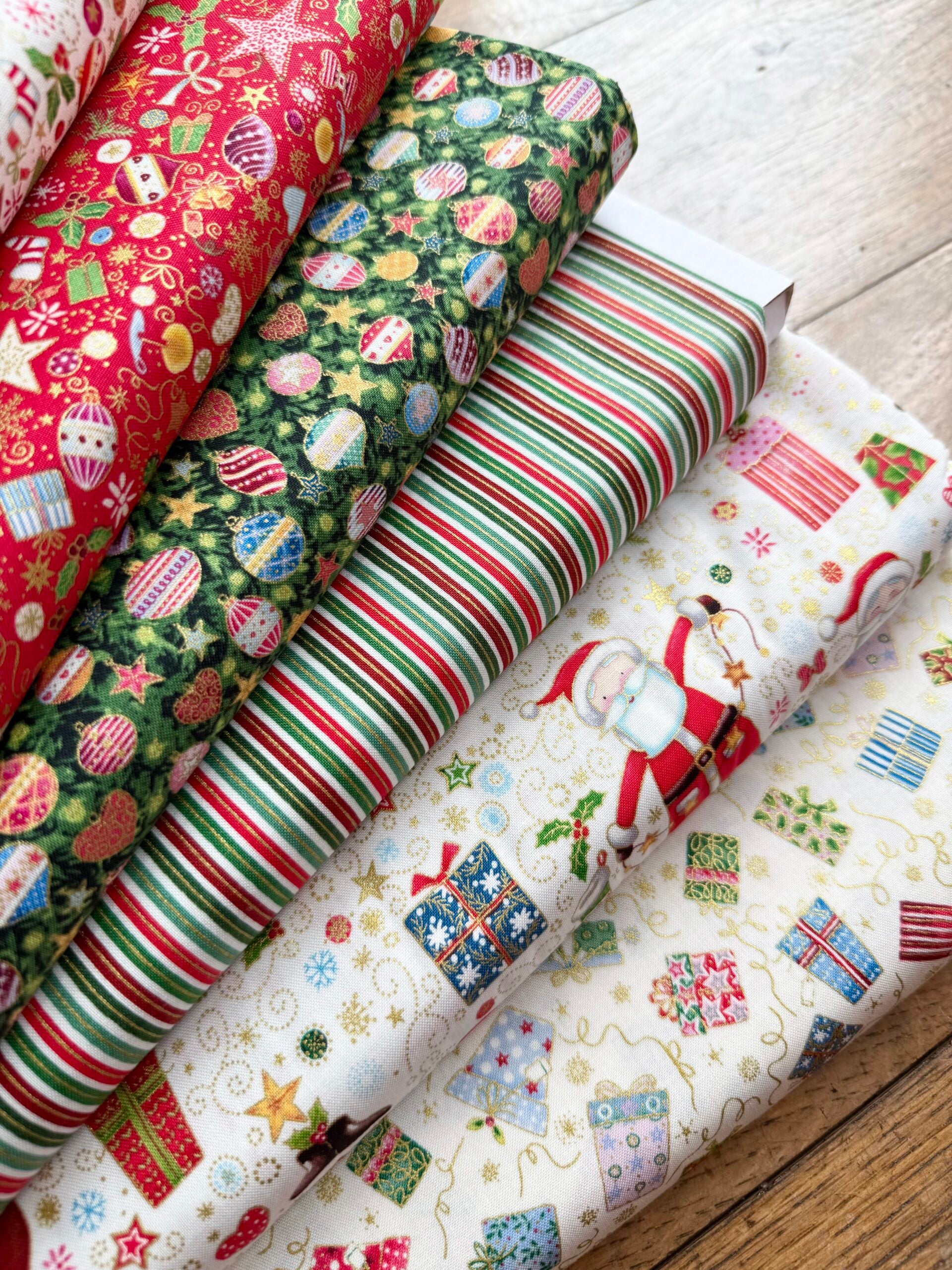 Jolly Saint Nick - Merry Magic 118-Q By Makower UK