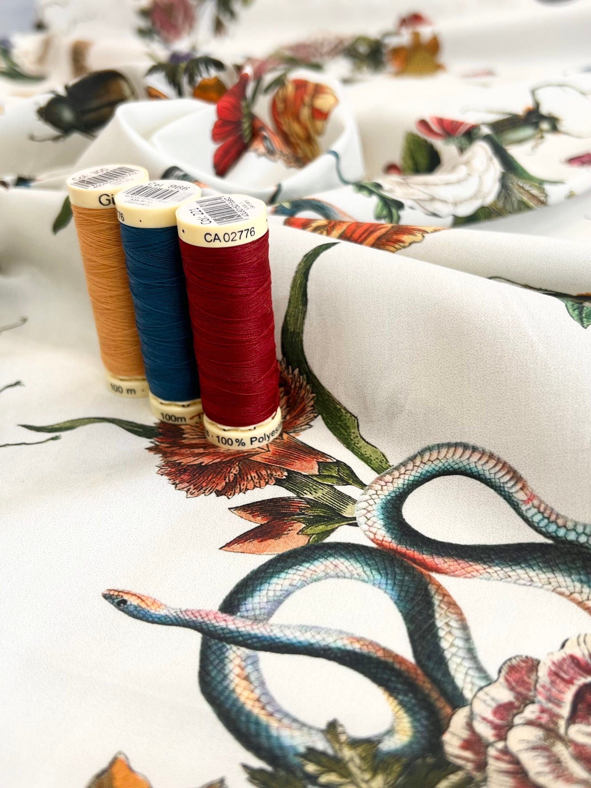 Lady McElroy Cobra Corsage Chantilly Cream Cotton Marlie Lawn