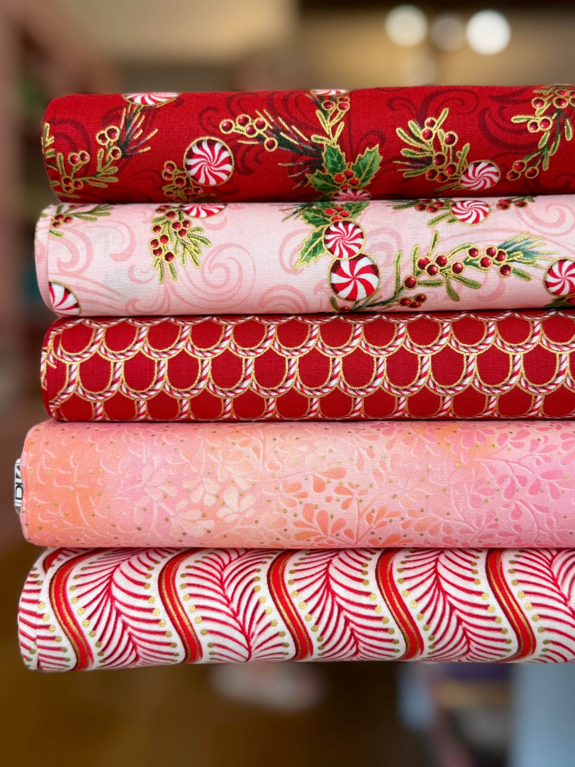 Robert Kaufman Holiday Flourish - Peppermint Twist Crimson