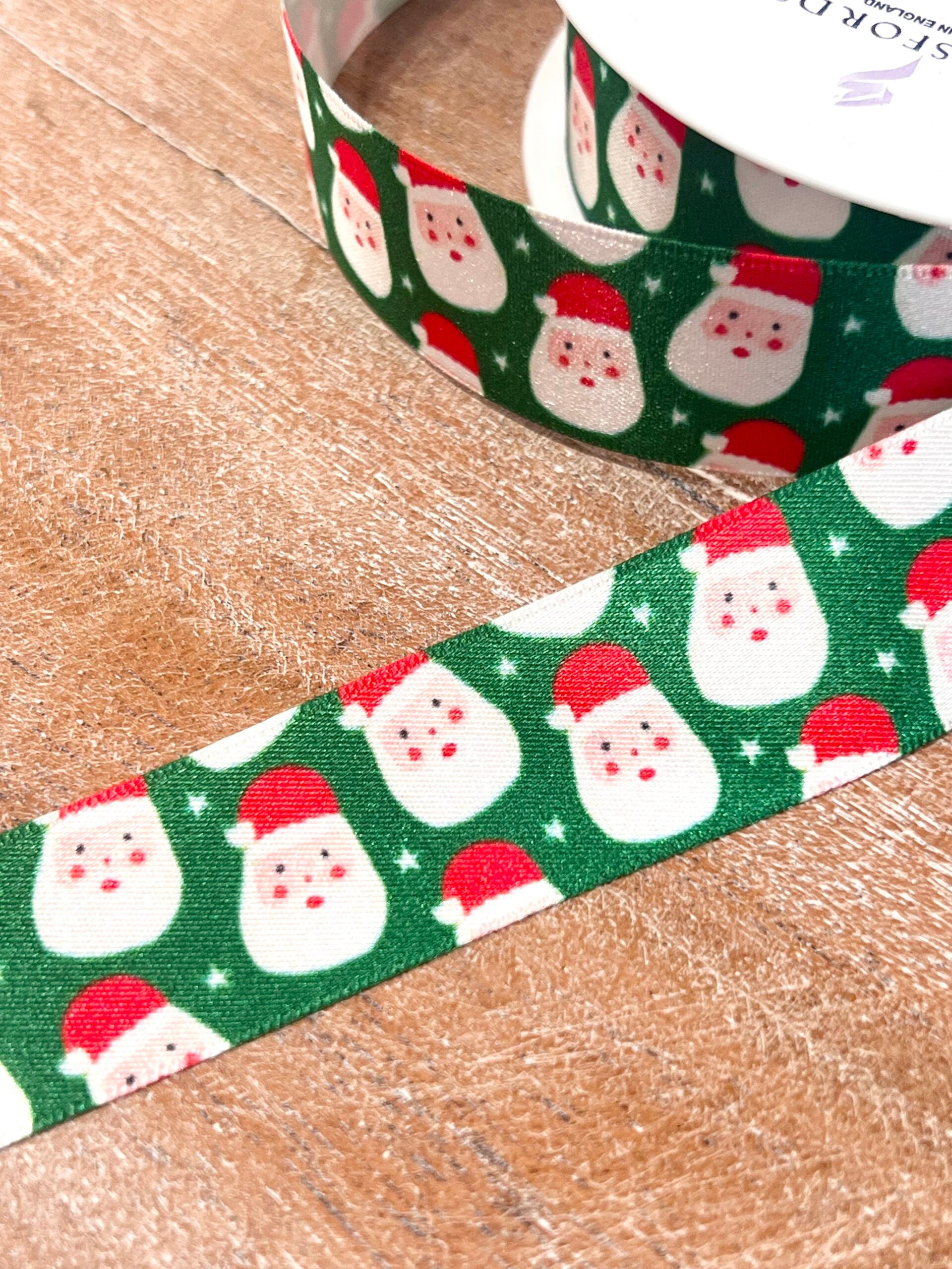 Santa Ribbon Green