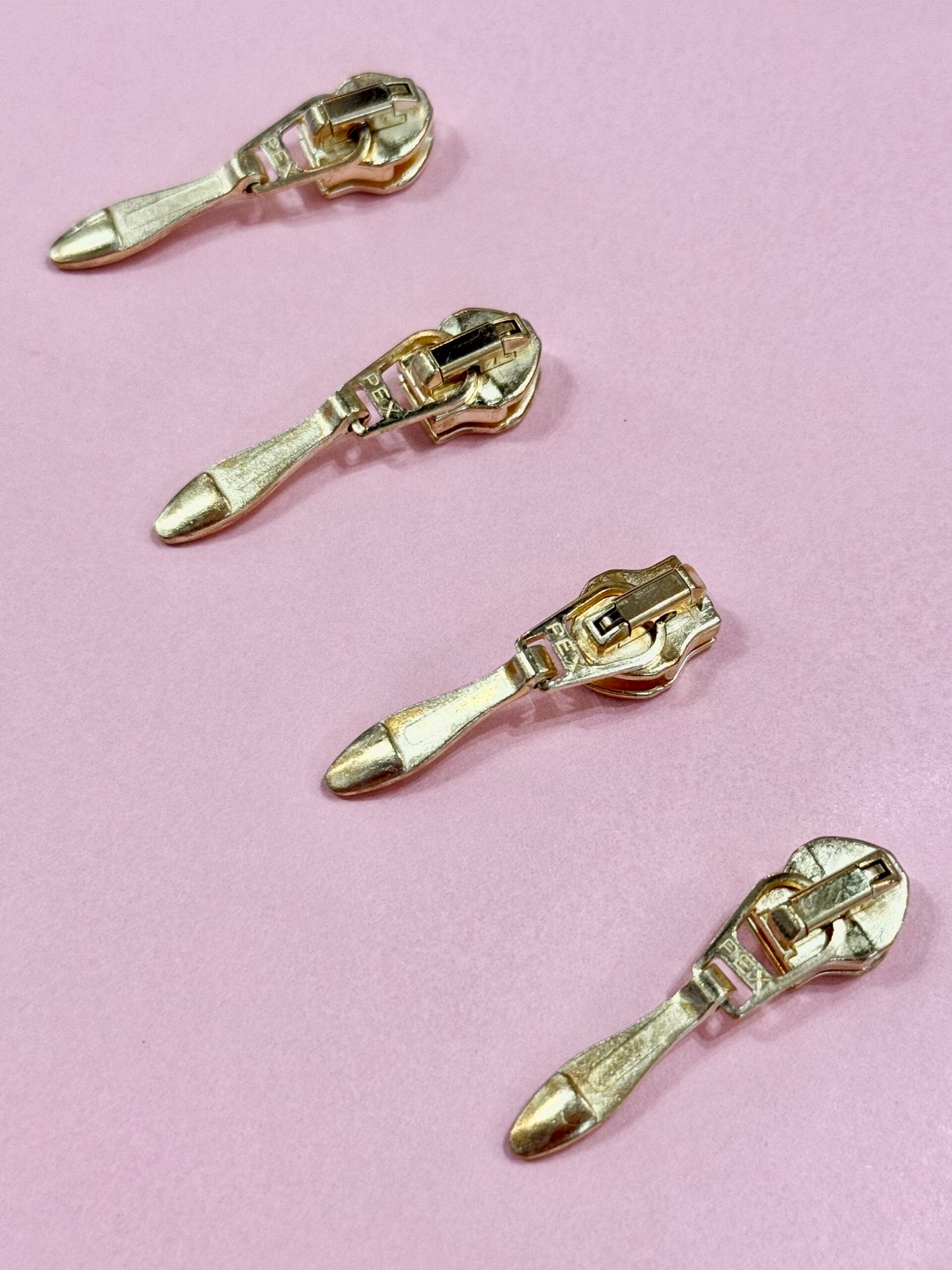 Teardrop Brass (Gold) No.5 Zip Pull