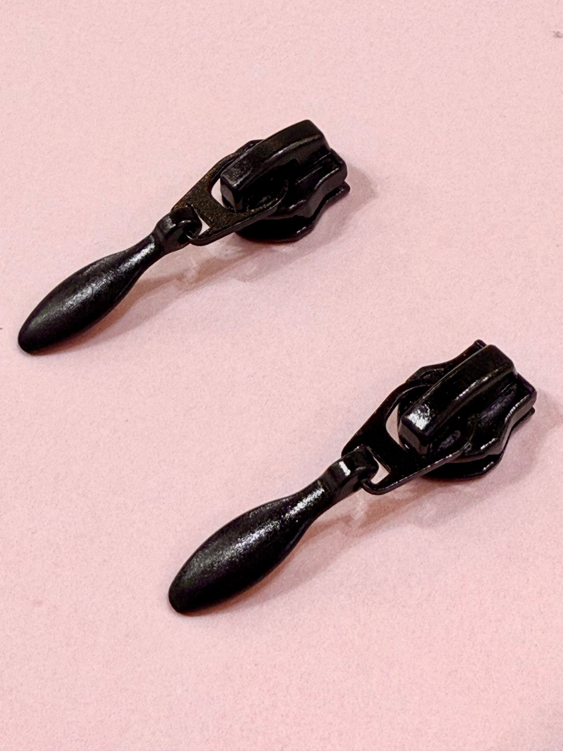 Teardrop Black No.5 Zip Pull
