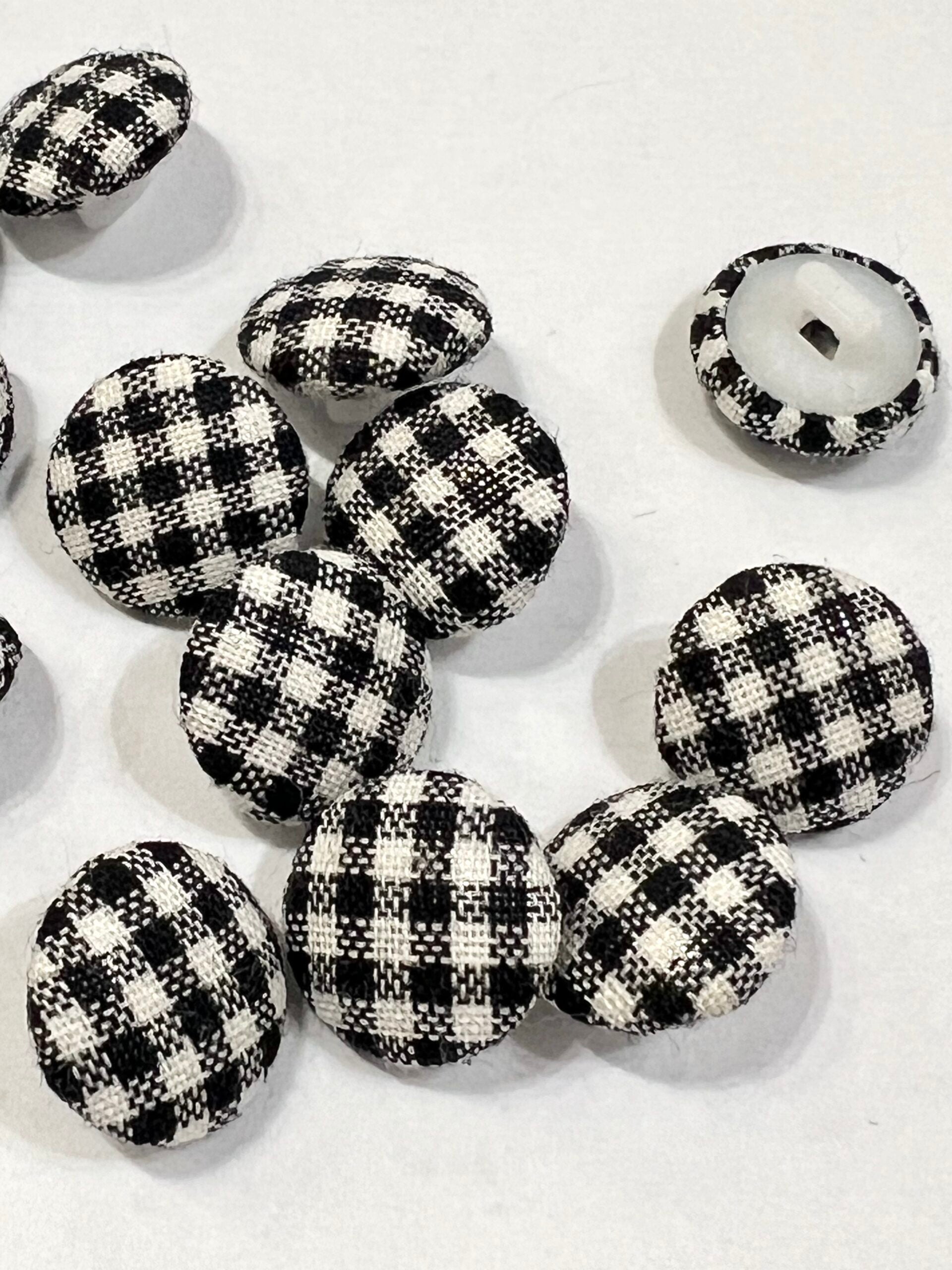 Black And White Gingham Buttons 11 mm