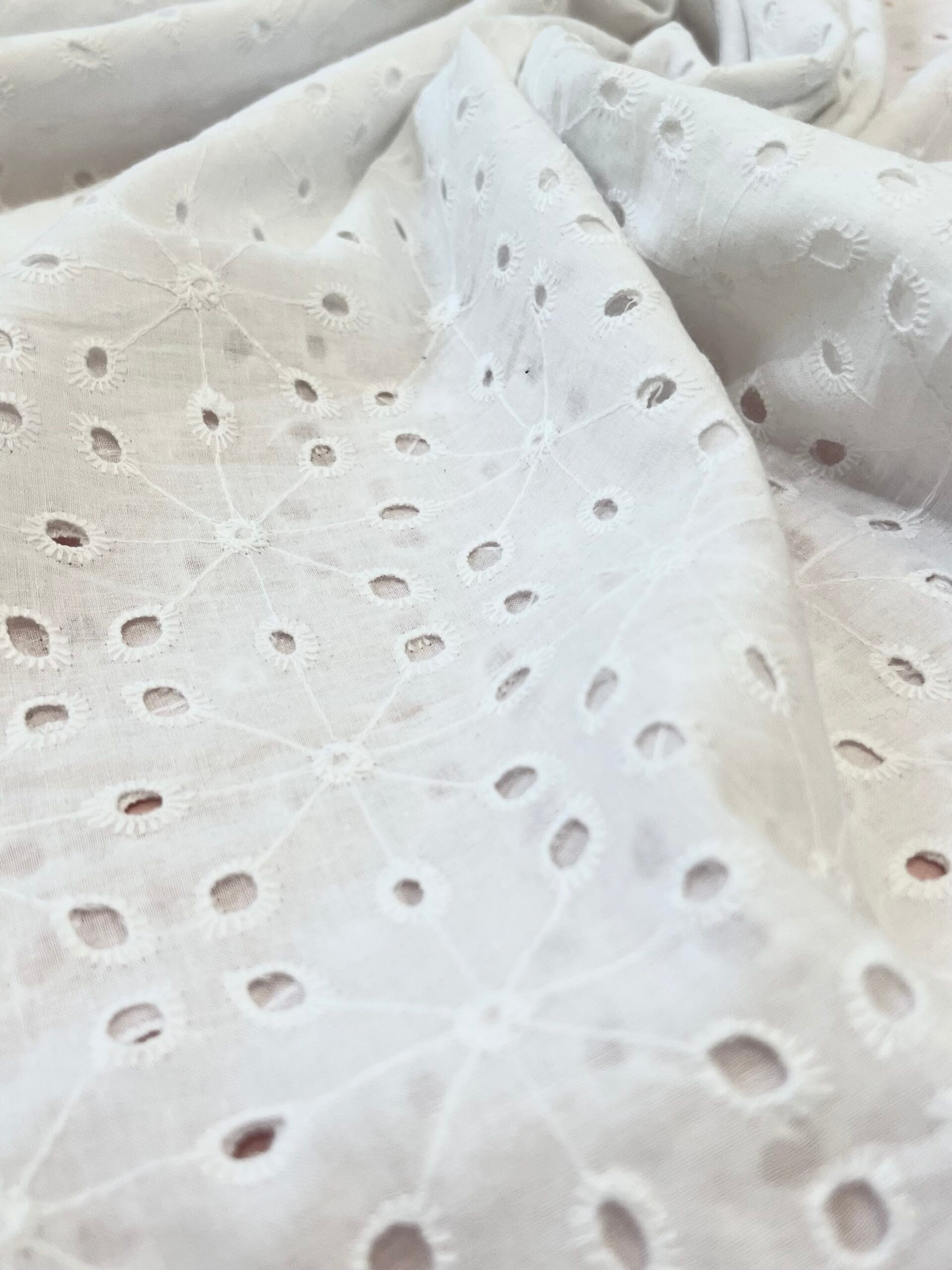 Broderie Anglaise Starburst