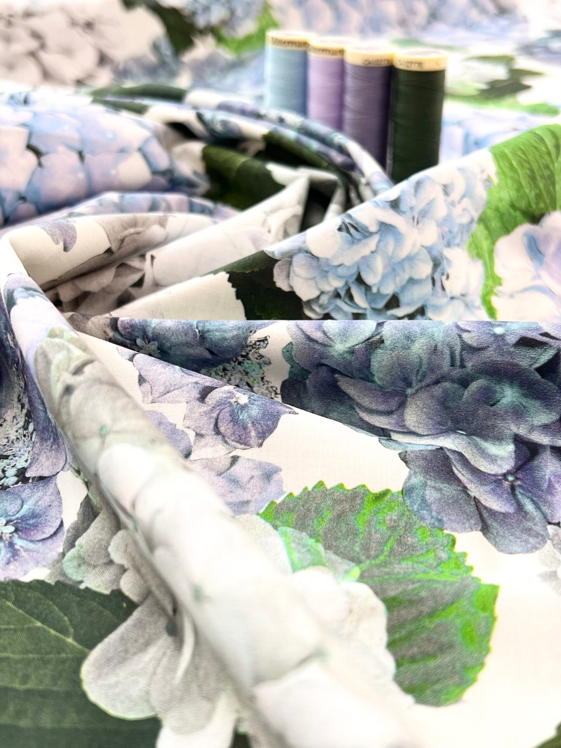 Lady McElroy Hydrangea Story Cotton Marlie Lawn 60cm Remnant