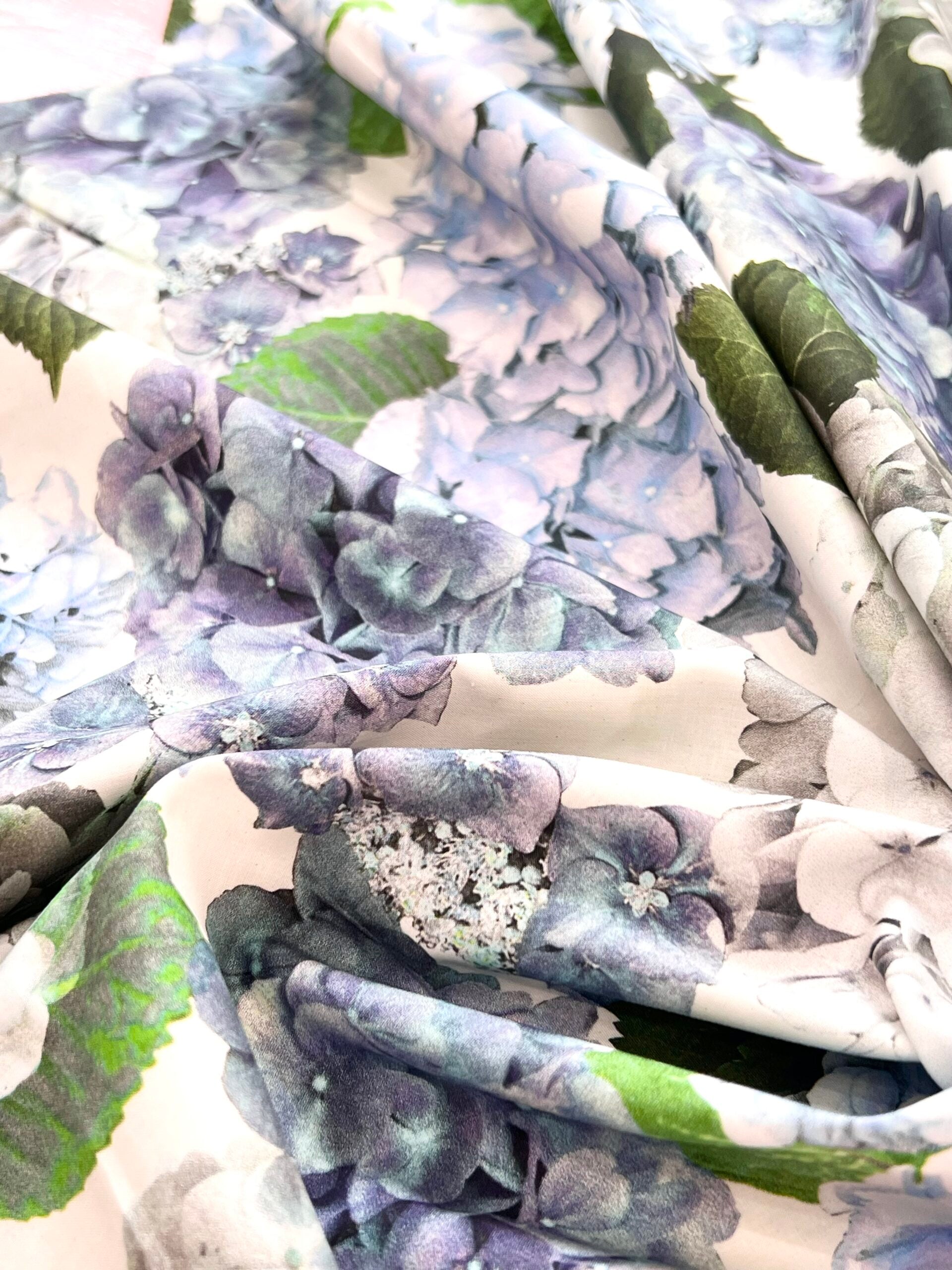 Lady McElroy Hydrangea Story Cotton Marlie Lawn 60cm Remnant