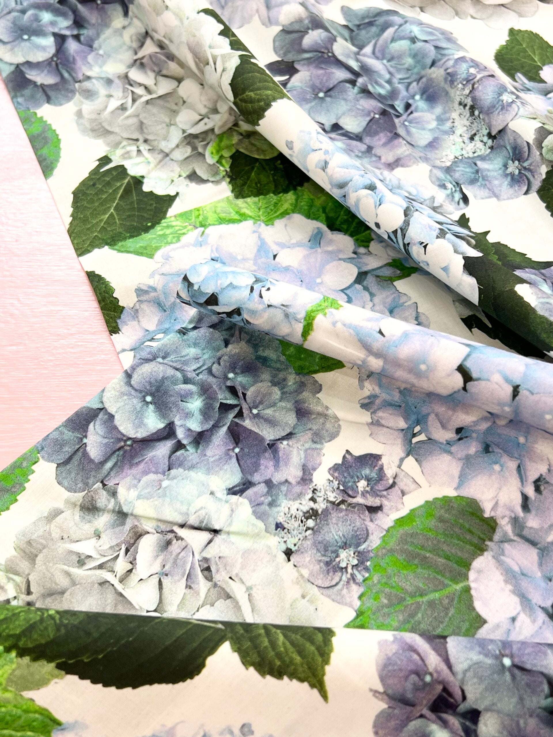 Lady McElroy Hydrangea Story Cotton Marlie Lawn 60cm Remnant