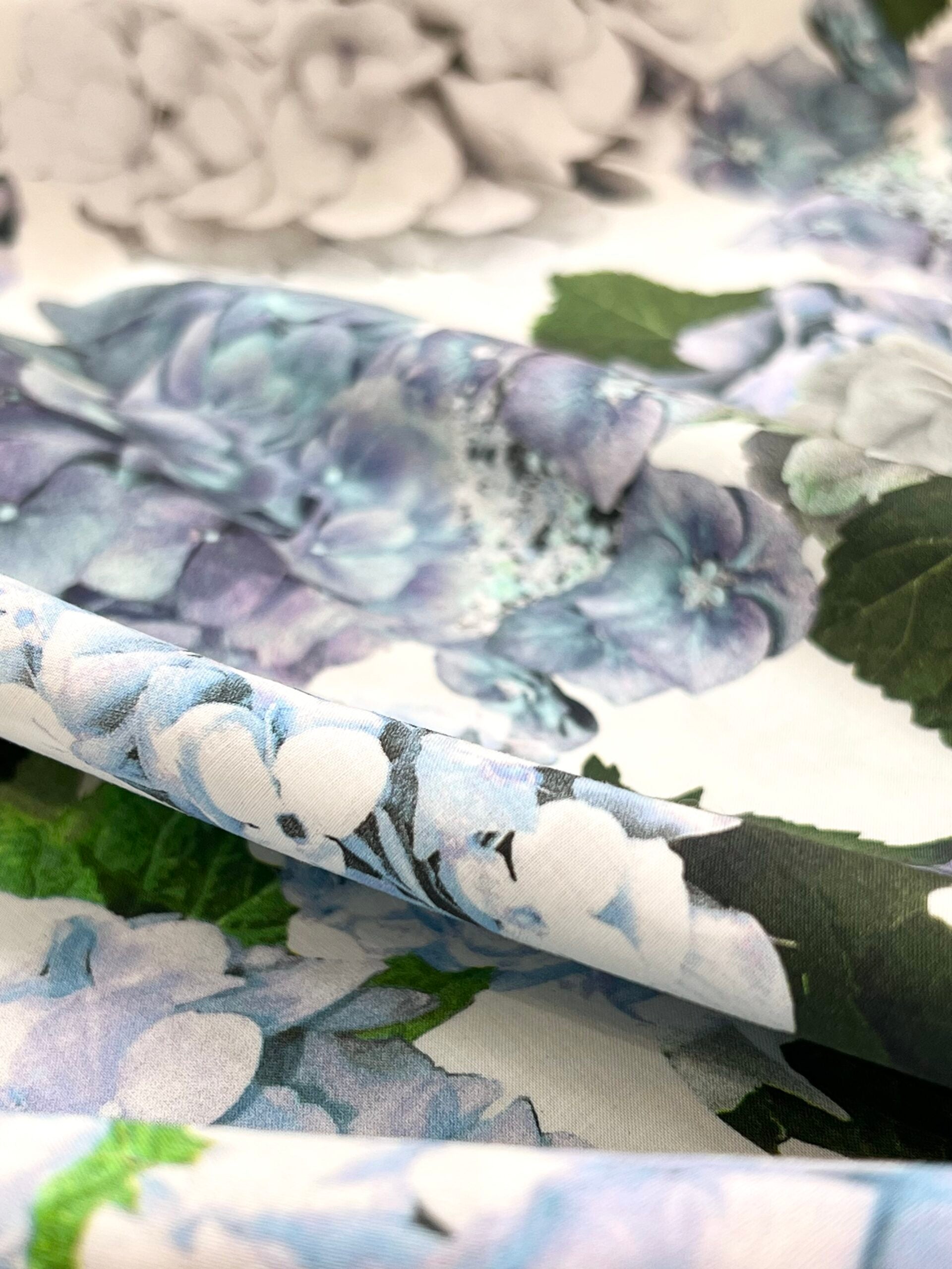 Lady McElroy Hydrangea Story Cotton Marlie Lawn 60cm Remnant