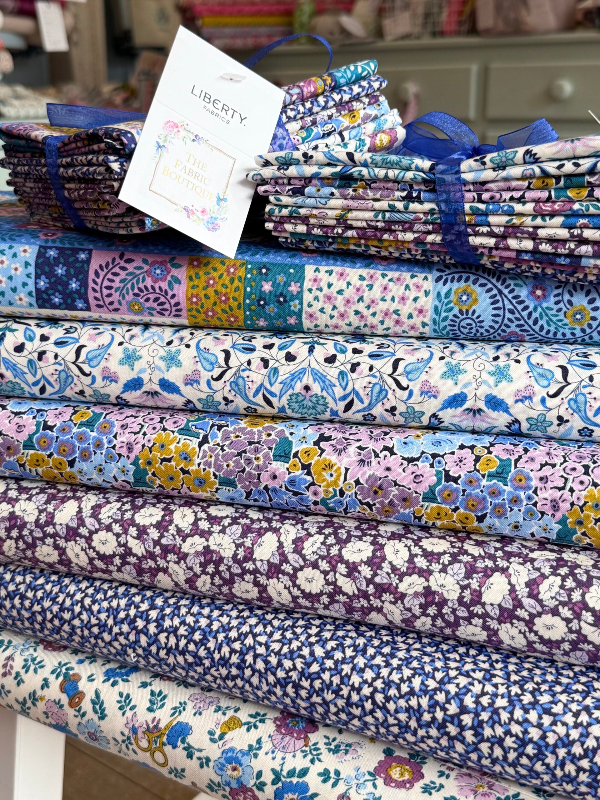 Liberty Quilting Cotton - Liberty Tudor Celebration Fat Quarter Bundle A