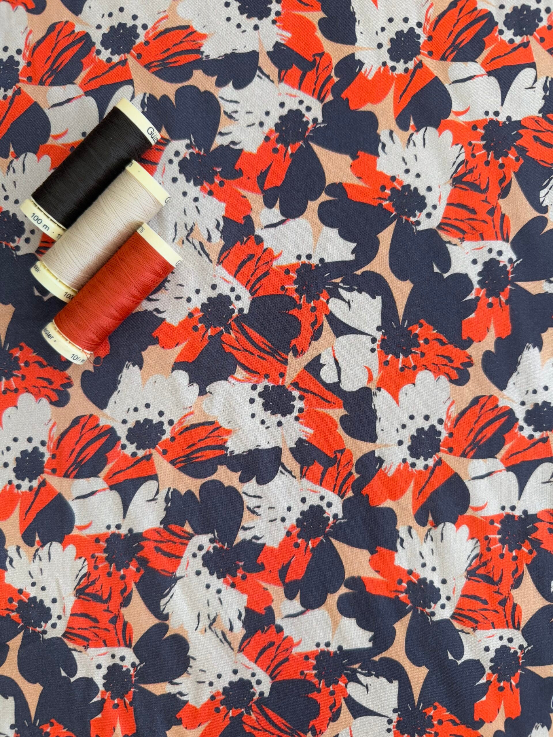 Abstract Flowers Viscose 2 Metre Remnant